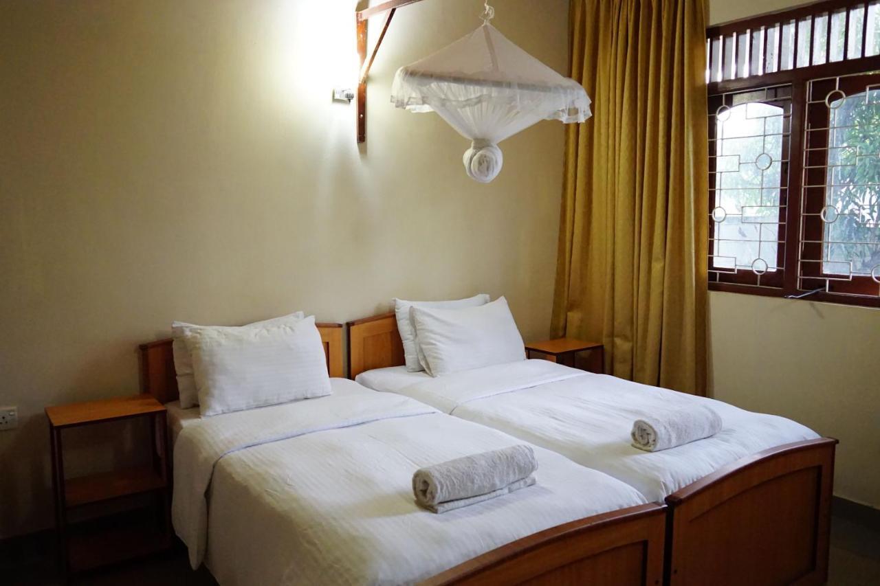Sunshine Tourist Rest Hotel Anuradhapura Ngoại thất bức ảnh