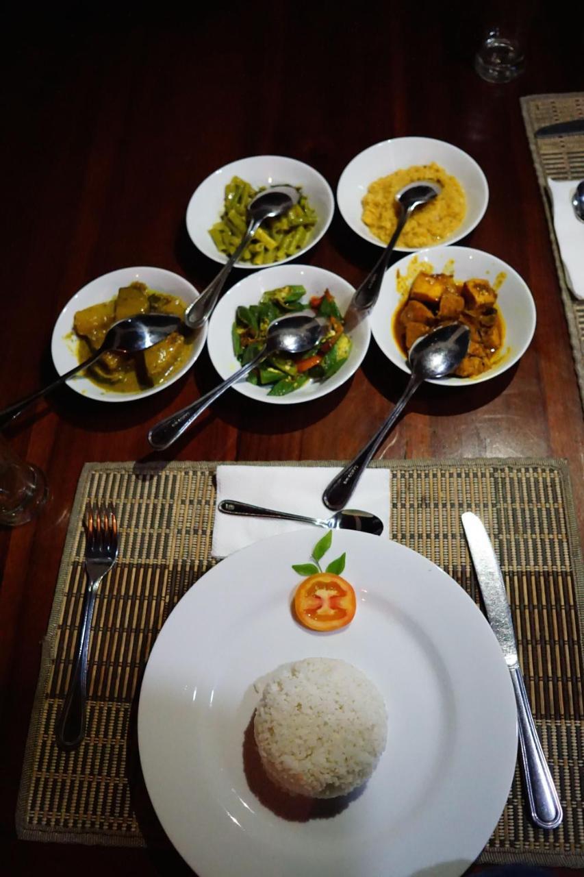 Sunshine Tourist Rest Hotel Anuradhapura Ngoại thất bức ảnh